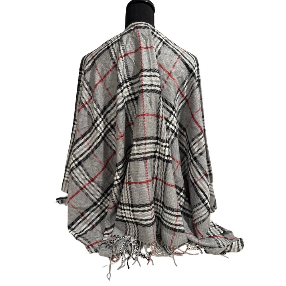 V Fraas Soft & Cozy Poncho Serape Wrap Ruana in Gray & Red Plaid Scottish NWT - Picture 8 of 16